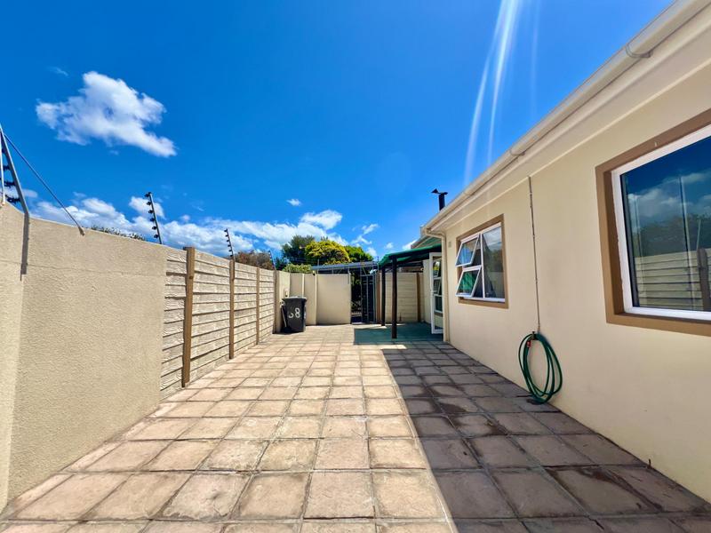 3 Bedroom Property for Sale in Heathfield Western Cape